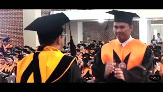 Selebrasi saat wisuda, moment kocak #wisuda