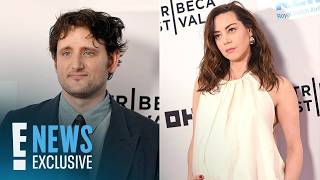 Why Working With Pregnant Aubrey Plaza Was Like Pouring "Kerosene" on Zach Woods' Ego | E! News