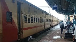 Porbandar - Rajkot express departure upleta station in heavy rain ☔🌧️