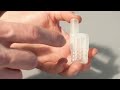 How does a JZ BZ Queen Cage work?