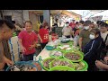現場有阿源忠實的粉絲  豐原也去大雅也去  水湳也來  台中水湳市場  海鮮叫賣哥阿源  Taiwan seafood auction