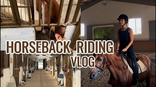 Верхова їзда Юлі та як я вперше погодувала коней🐴  | Horse Riding VLOG