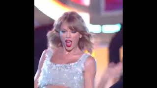 When Autotune cuts off | Taylor Swift Singing Live | Epic Fail | Oopstube #funny #taylorswift #memes