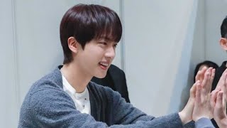 BTSのJIN、約5年ぶりの来日で700人とハイタッチ