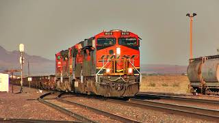 BNSF GE ES44C4 8078 Leads A Long String of Baretables Through Newberry Springs, CA (July 2020)