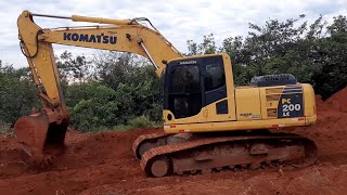 Escavadeira Komatsu PC200LC demonstração básica!