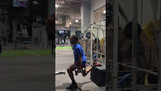 35lbs weighted isometric lunge hold for vertical training