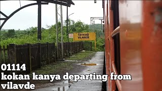 The kokan railway : 01111  CSMT- Mao kokan kanya express geting speed after depart from. vilavde