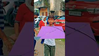 kite looting to miniboys #kiteflying #kites #kitelooting #youtubeshorts