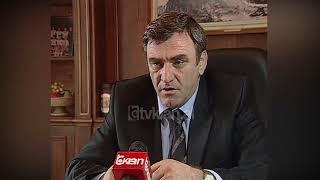 Agron Duka reagon pas sherrit me Spahinë në parlament - (14 Maj 2004)