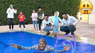 تحدي لو خيروك☑️داخل حمام السباحة🏊‍♂️(اتجمدت🥶)