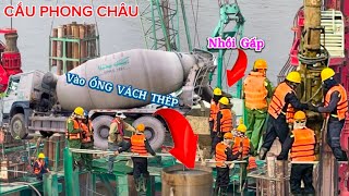 CHẠY GẤP: vì XE BỒN Đưa VÒI Dẫn BÊ TÔNG cấp tốc NHỒI NHANH vào ống VÁCH THÉP để GIA CỐ làm CẦU MỚI