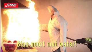 F_VUUR0036_Waarom je een vetbrand nooit met water moet blussen !