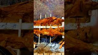 🔥 Roasting a Whole Goat on a Primitive Water Spit! Ultimate Outdoor Cooking! 🐐🔥