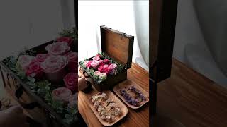 フラワーアレンジメント　バラのフラワーボックス　Flowerarrangement