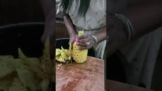 The Fastest Pineapple Cutter in the WEST!!
