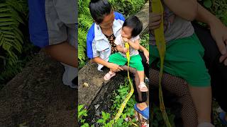 little girl and mother eat super round betel nut || livefortime