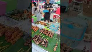 ของกินมากมายที่ตลาดผ่อนปรนไทยลาว บ้านแจมป๋อง อำเภอเวียงแก่นจังหวัดเชียงราย