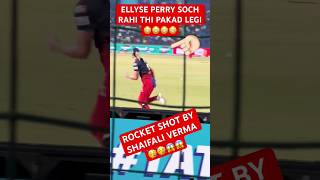 ELLYSE PERRY AUR BALL KI RACE 😳😳!#cricket #viral #trending #ytshorts #shorts #wpl #rcb #dc