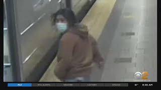 Police Release New Video Of Suspect In Deadly Stabbing At Chambers Street Subway Station