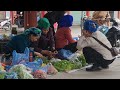 the poor boy harvested cabbages to sell and processed them into delicious dishes.