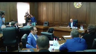 Live. ԱԺ ՀԱՆՁՆԱԺՈՂՈՎԸ ՔՆՆԱՐԿՈՒՄ Է ԵԱՏՄ-ԻՑ ԴՈՒՐՍ ԳԱԼՈՒ «ԵԼՔ» ԽՄԲԱԿՑՈՒԹՅԱՆ ՆԱԽԱԳԻԾԸ