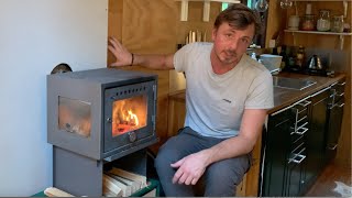 Montering af Brændeovn + Skorsten i mit Offgrid Tiny House! Erfaringer med Biopejs og Petroleumsovn!