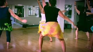 Dance class / HOT HULA fitness