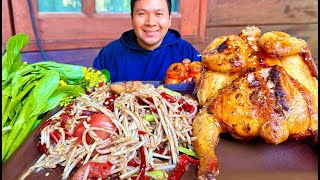 ส้มตำปูปลาร้า ไก่อบโอ่งตัวใหญ่ แซ่บคัก ไก่หมดเป็นตัวเลย