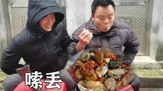 石头这样的吃法你吃过吗？这真是一道硬菜，“嗦丢”嗦一下真解馋！【螃爷Pang】