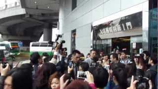 [Fancam] 121123 (Taiwan)台灣桃園機場 miss A Suzy 上車