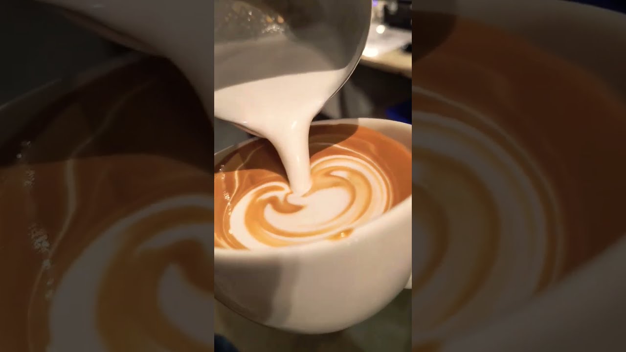 How to make Flatwhite #hotcoffee #coffee #kanpur #latteart #love #kashifbarista #reels #shots #latte