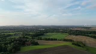 Rundflug über Hartau in der Oberlausitz mit Blick auf den Jeschken und Umgebung