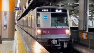 【8113F 廃車回送】営団8000系8113編成（フルカラーLED）が回送電車として北千住駅1番線を通過するシーン（不定回F5249S・臨回5651レ）2022.8.18