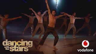 Kledi Kadiu emocionon me performancën e tij - Dancing With The Stars