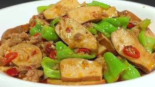 This is the most correct home-cooked method of fragrant dried tofu. It is tender and delicious when