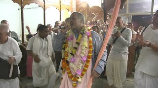 Ecstatic Kirtan Before Srila Gour Govinda Swami Maharaja's Samadhi Mandir 16-02-2019