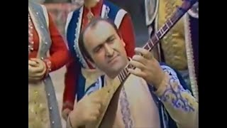 Gousans' and folk songs ensemble - Endounir voghjouyns (Armenian songs)