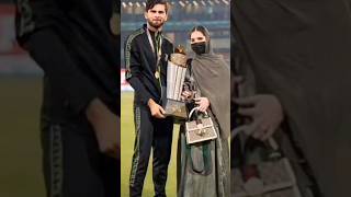 Shaheen Afridi Celebrate PSL-8 trophy with his Wife and team #anshaafridiwedding #lahoreqalandars