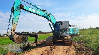 Kobelco SK200 Excavator Working In Mining Sites - Mega Machines