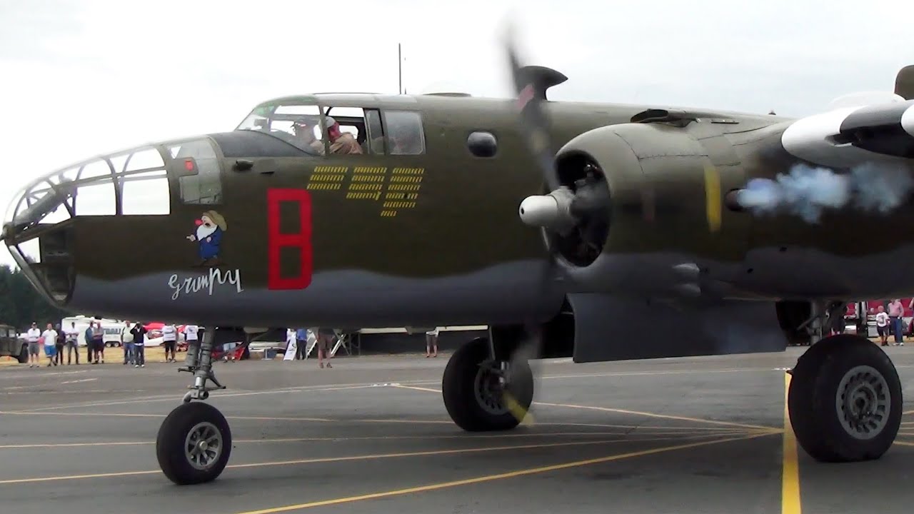 B-25 Mitchell Bomber GRUMPY Engine Start-Up - YouTube