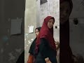 dua reaksi cewek cantik