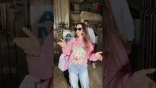 Amisha Patel Angry 😡 On Fan At Juhu Salon