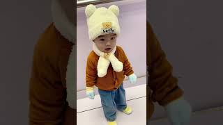 人类幼崽也太可爱了吧😊人类幼崽 随手发一个小日常 记录宝宝 阔爱炸了 呆萌呆萌