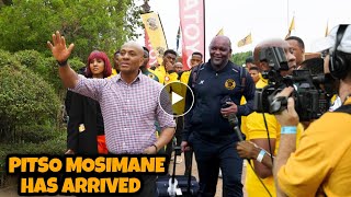 Officially,Pitso Mosimane is the new coach of Kaizer Chiefs See He was received with great joy today