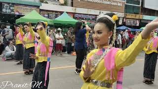 ฟ้อนออนซอนเมืองดอกบัว โดย โรงเรียนบุณฑริกวิทยาคาร งานแห่เทียนพรรษาเมืองอุบล ปี 2565