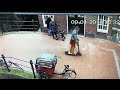 oude blanke rollator meneer doet wildplassen