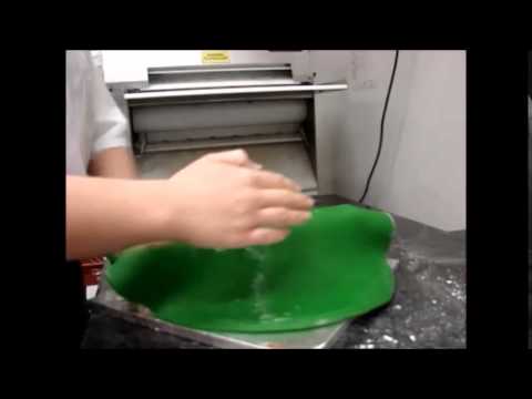 Making a Sugarcraft Jameson Bottle Making a Sugarcraft Jameson Bottle
