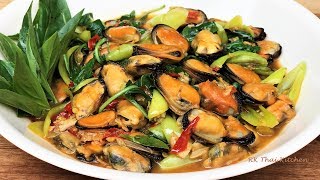 หอยแมลงภู่ผัดโหระพา Stir Fried Mussels with Thai basil