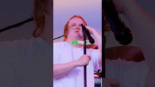 When Crowds Make Pop Artists Cry